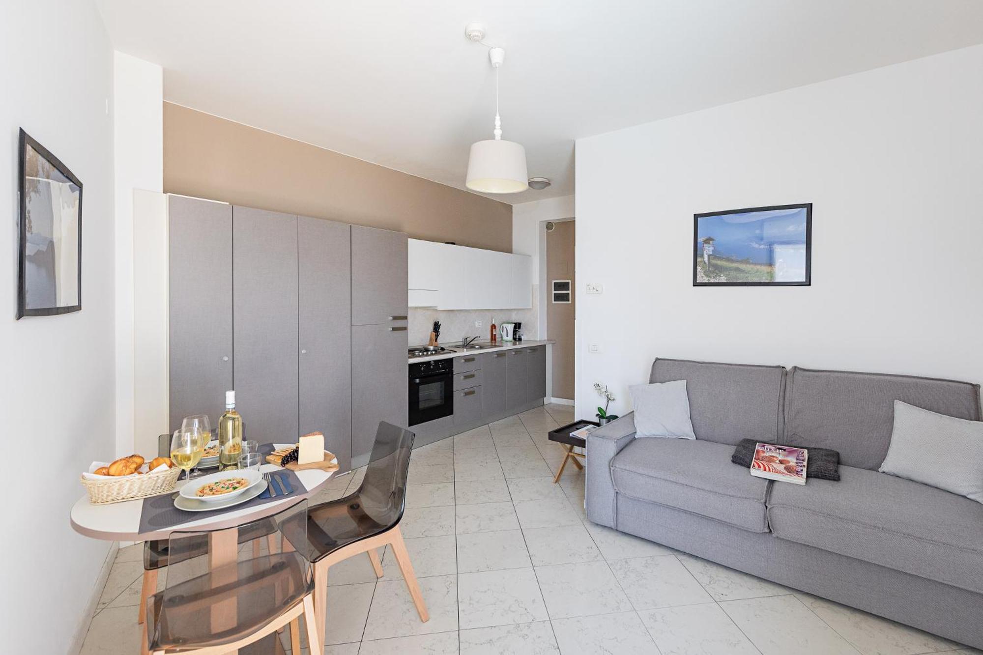 דסנזאנו דל גארדה Residenza Miralago II By Wonderful Italy מראה חיצוני תמונה