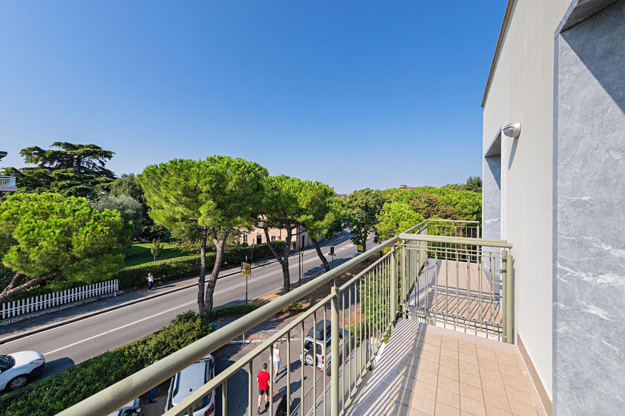 דסנזאנו דל גארדה Residenza Miralago II By Wonderful Italy מראה חיצוני תמונה